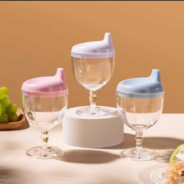 Set van drie WineGlass Sippy Cups – roze, wit en blauw lekvrije oefenbekers