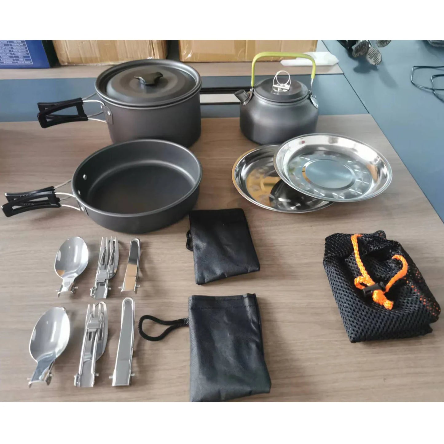 CampFire Cuisine - 17-delige pannen en servies campingset